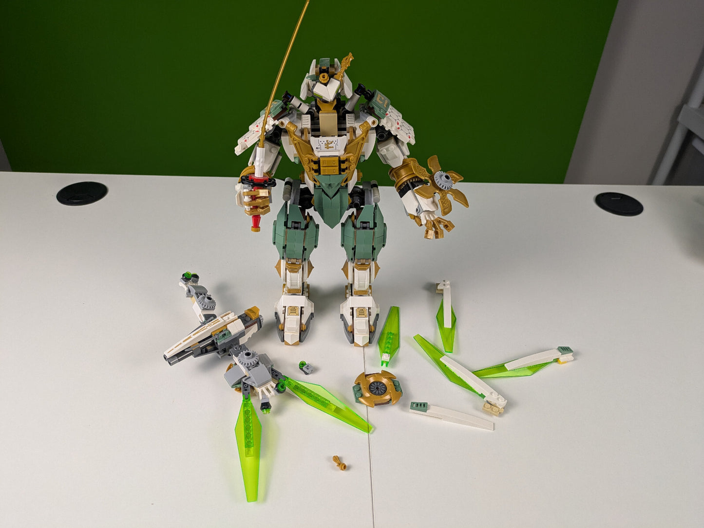 Lego NINJAGO: Secrets of the Forbidden Spinjitzu: Lloyd's Titan Mech Set 70676