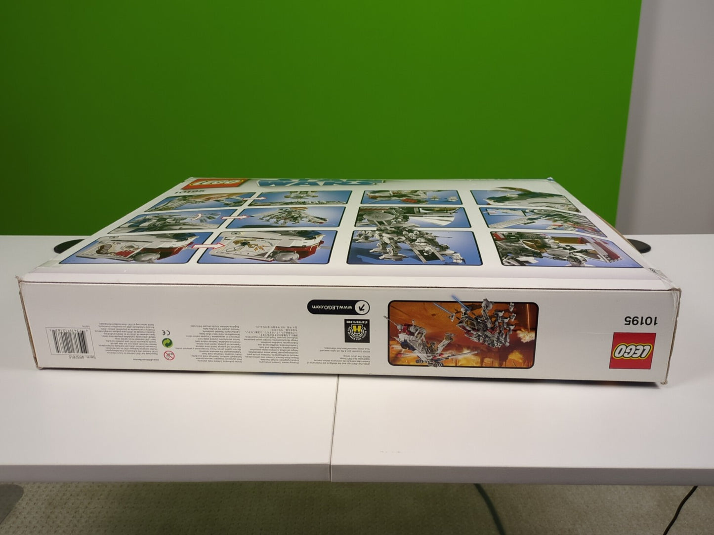 Lego Star Wars: The Clone Wars: Republic Dropship with AT-OT 10195 - BRAND NEW