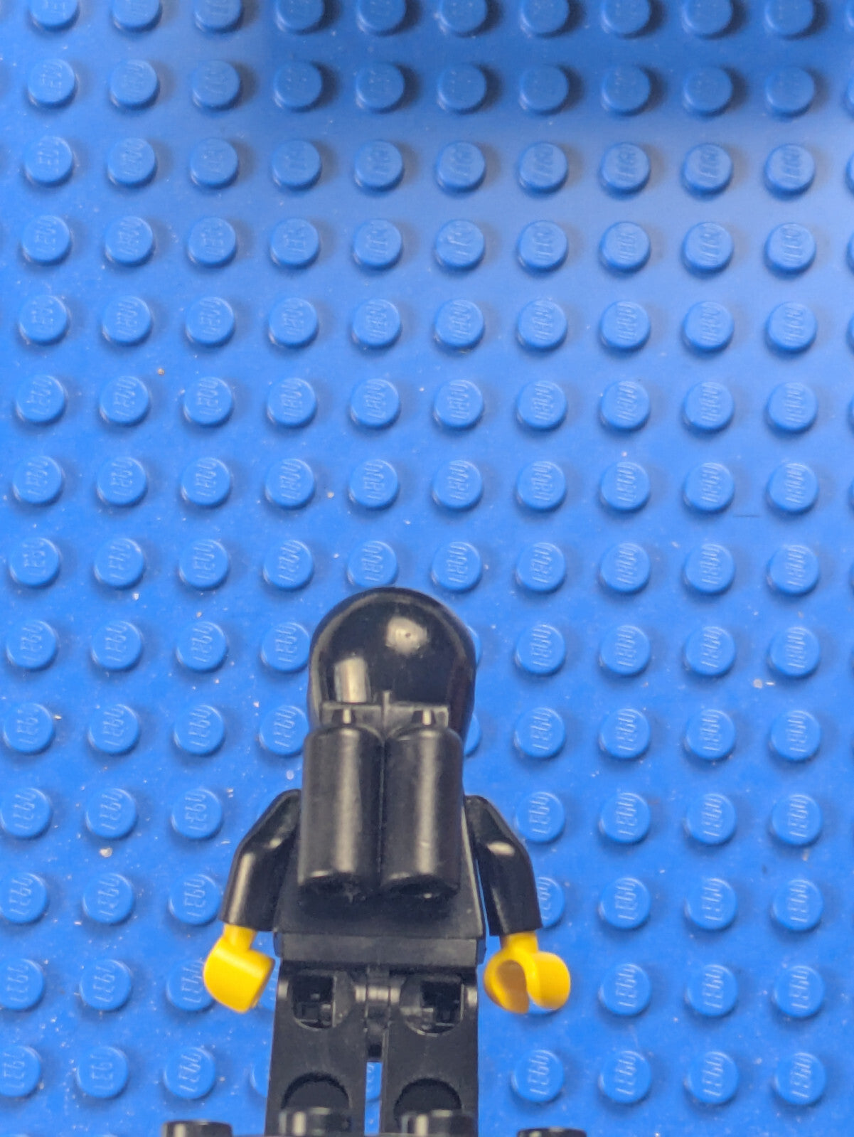 Lego Space: Blacktron I Reissue with Yellow Hands sp001new Set 5000440