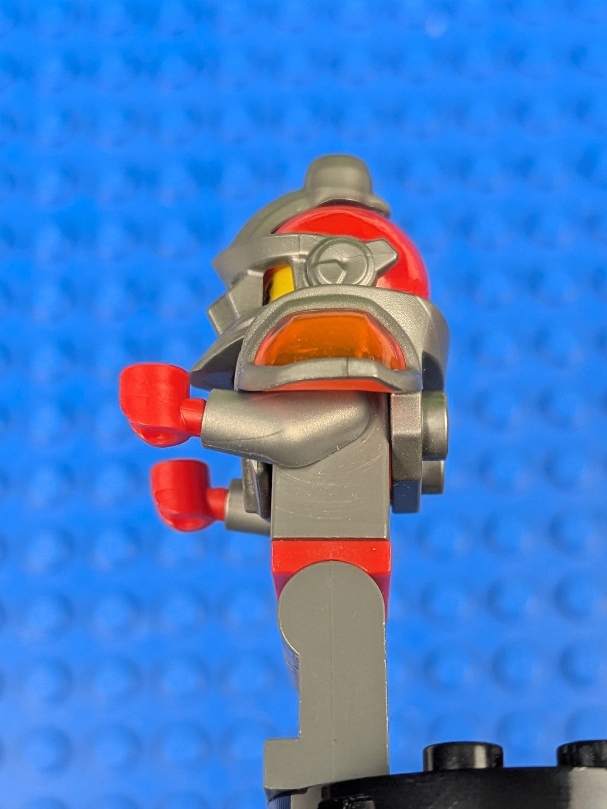 Lego NEXO KNIGHTS: Macy Halbert - Flat Silver Visor and Armor nex016 Set 70323