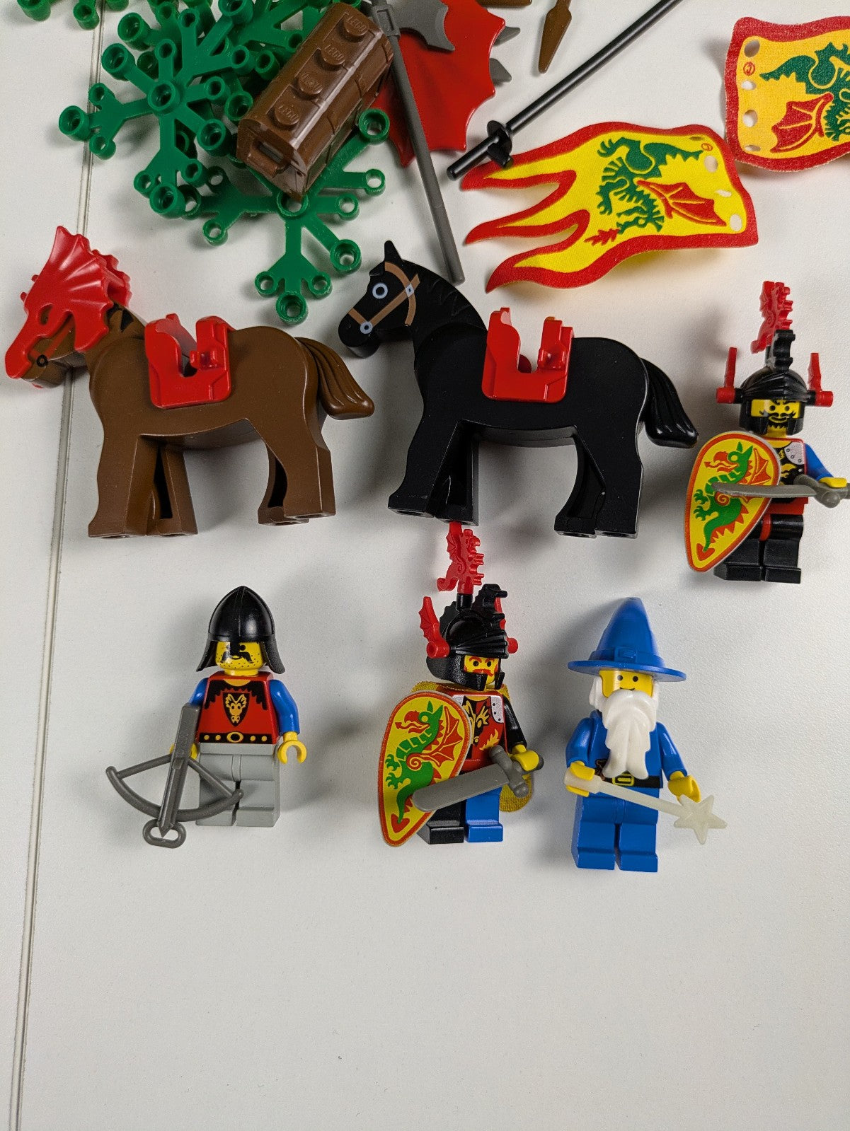 Lego Castle: Dragon Knights: Dark Dragon's Den Set 6076 - w/ Instructions