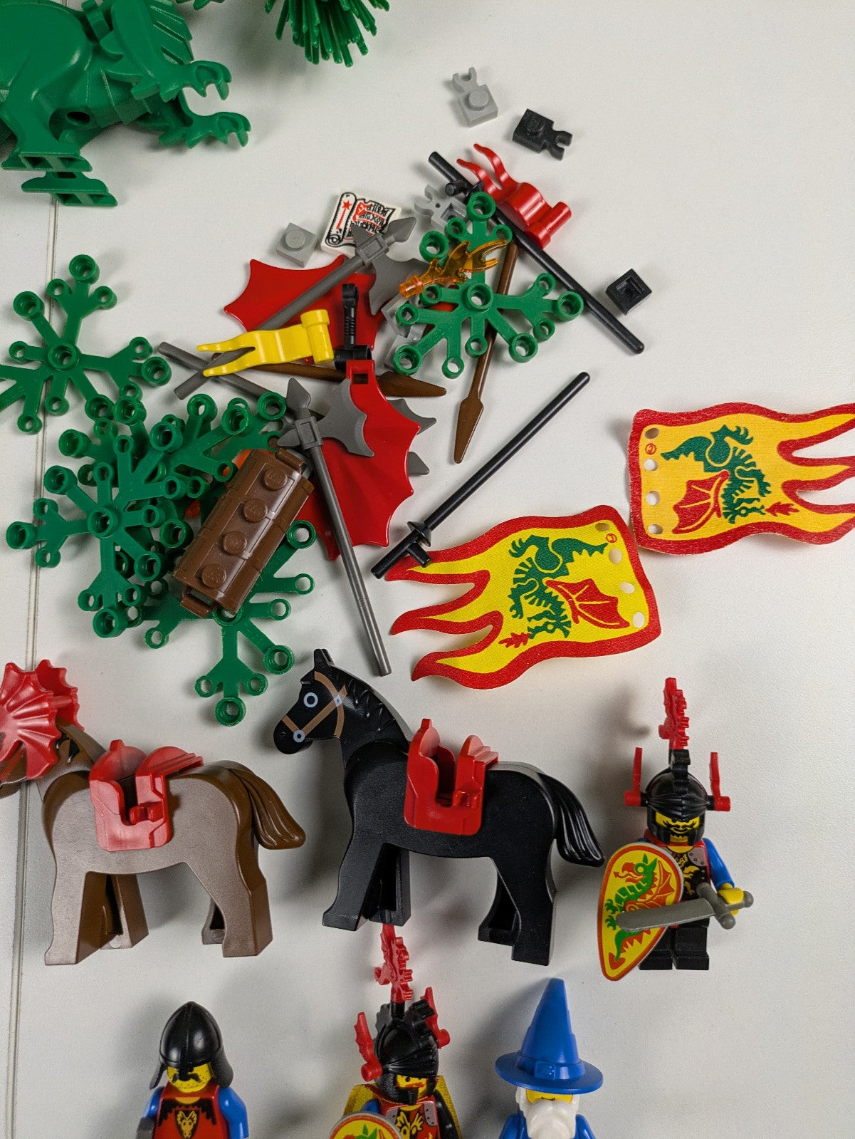 Lego Castle: Dragon Knights: Dark Dragon's Den Set 6076 - w/ Instructions