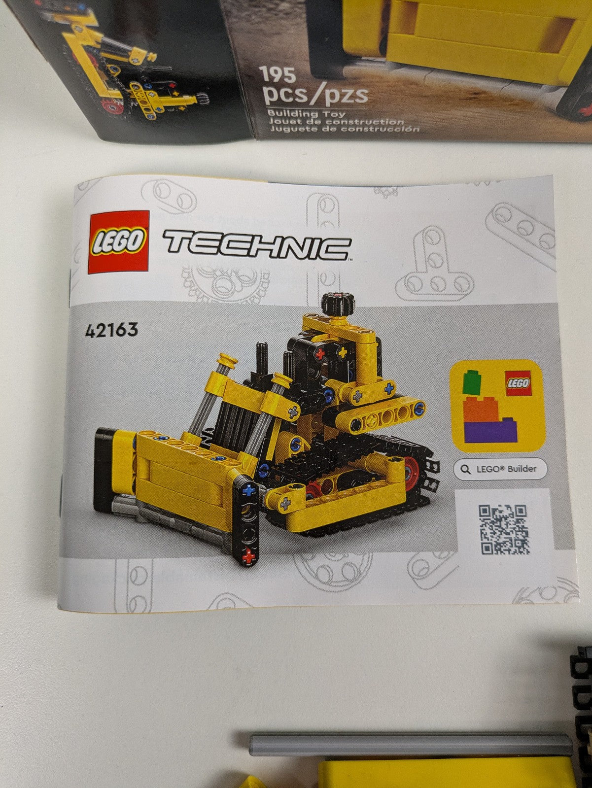 Lego Technic: Model: Construction: Heavy-Duty Bulldozer Set 42163 - Complete Set