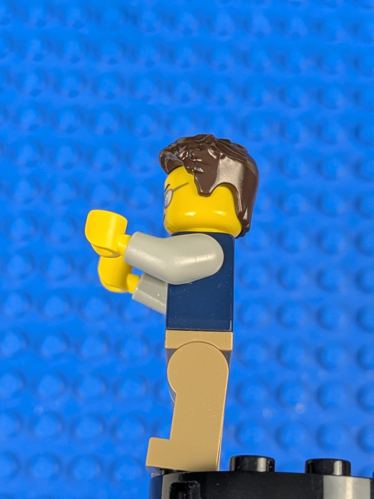Lego Town: Male Driver with Dark Blue Jacket twn396 Set 40409