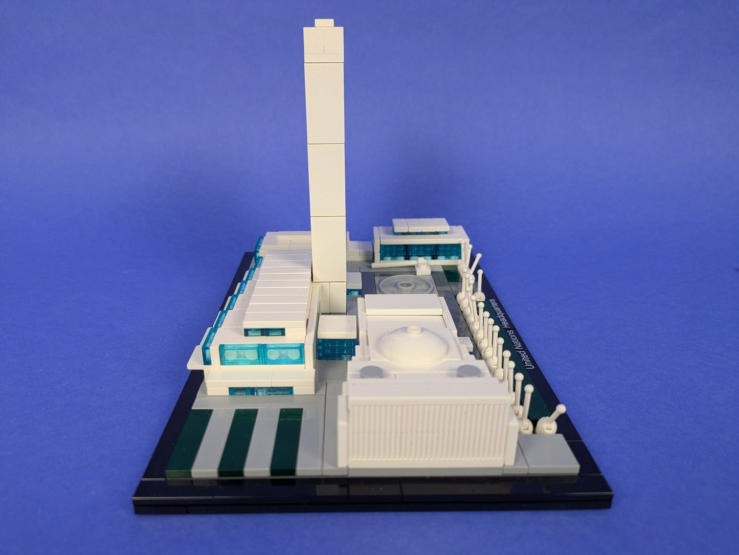 Lego Architecture: United Nations Headquarters Set 21018 - Set Only