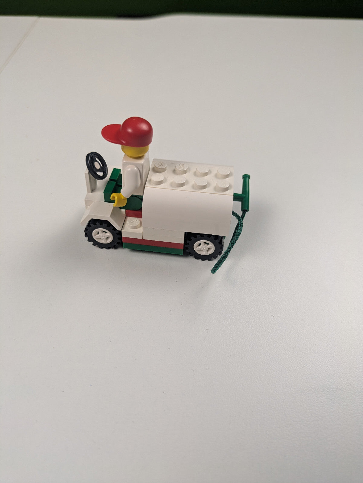 Lego Town: Classic Town: Airport: Gas N' Go Flyer Set 6341 - Complete Set