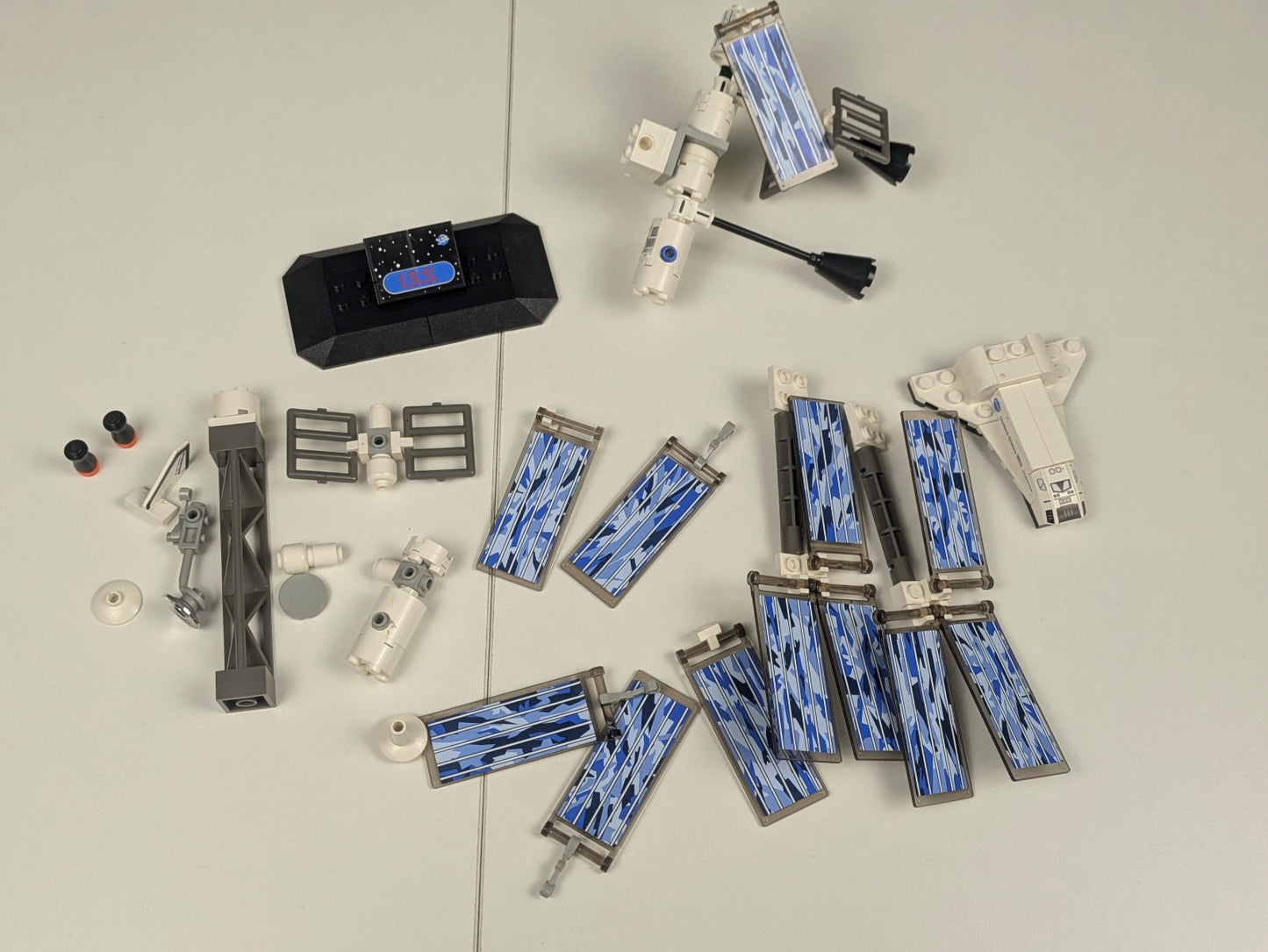 Lego Discovery: International Space Station 7467 - Complete, No Instructions