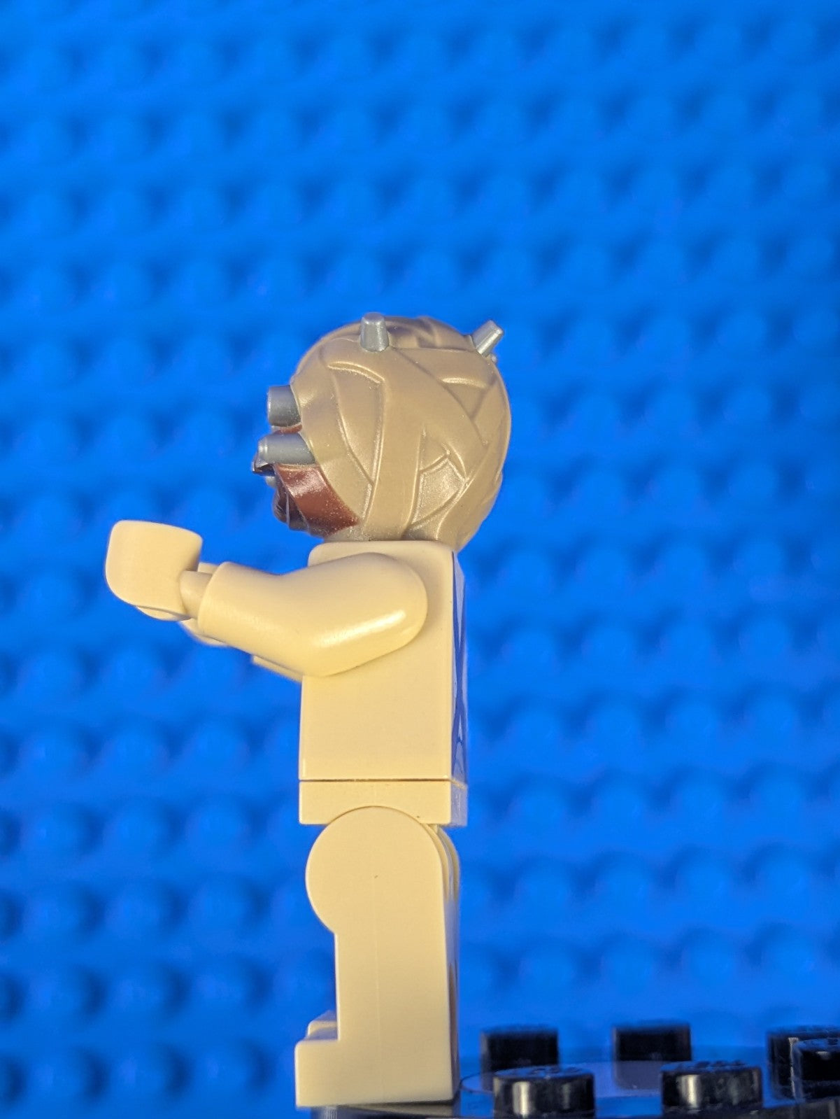 Lego Star Wars: Tusken Raider - Dark Tan Head with Spikes sw0620 Set 75081