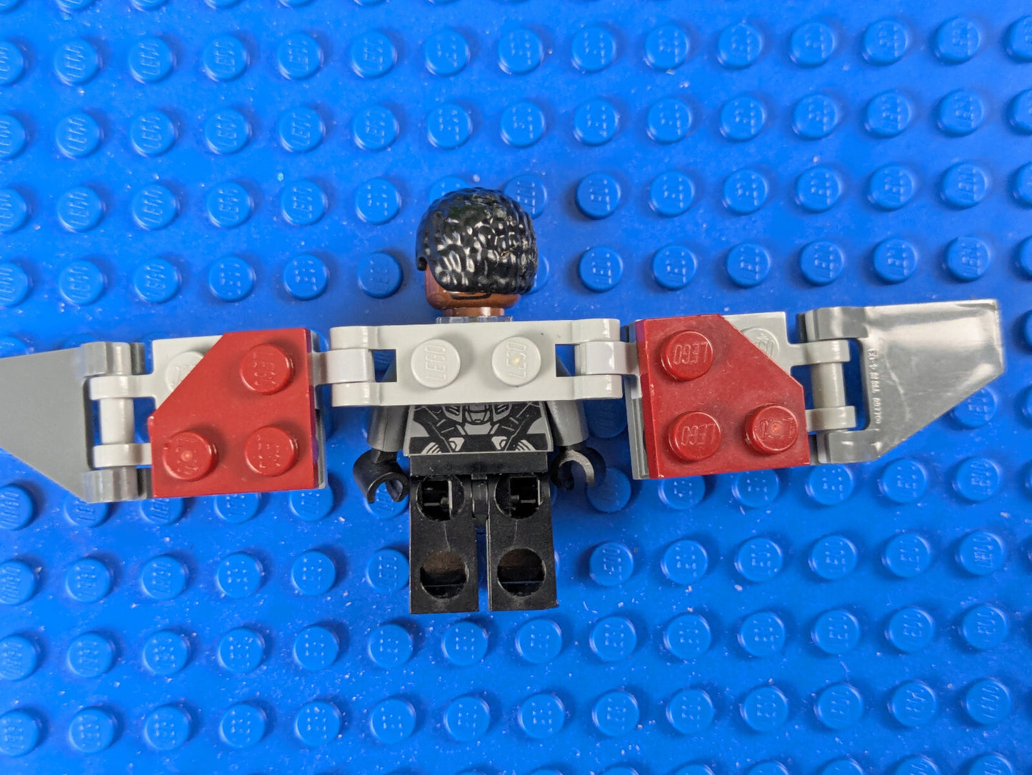Lego Super Heroes: Infinity War: Falcon - Dark Bluish Gray sh0503 Set 76104
