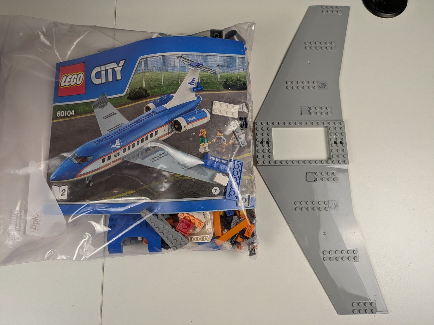 Lego Town: City: Airport: Airport Passenger Terminal Set 60104 - Incomplete Set