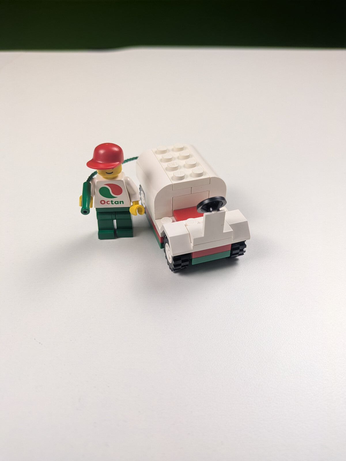 Lego Town: Classic Town: Airport: Gas N' Go Flyer Set 6341 - Complete Set