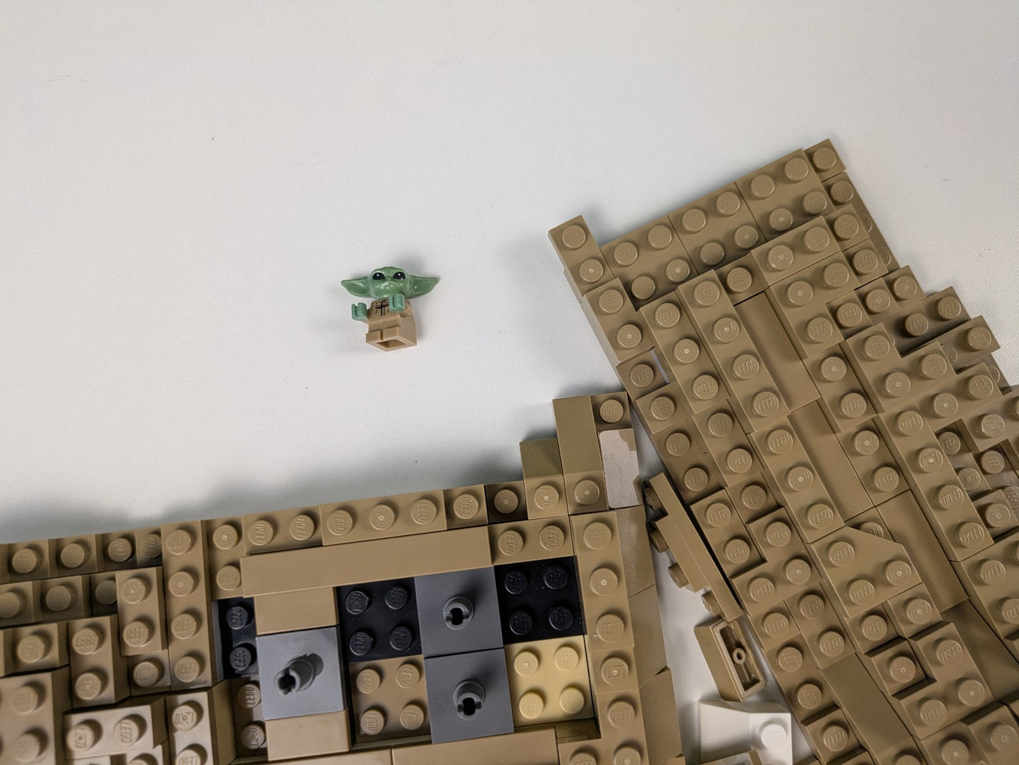 Lego Star Wars: The Mandalorian: The Child Set 75318 - Complete Set