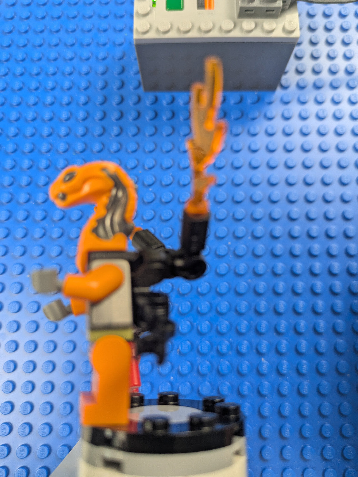 Lego NINJAGO: Core: Cobra Mechanic - Harness Torso njo0738 Set 71776