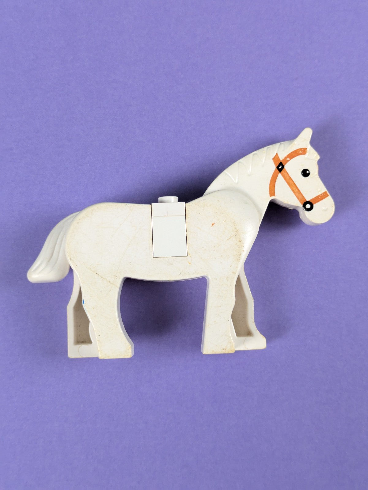 Lego Castle: Lion Knights: Horse with Black Eyes 4493c01pb04 Set 6021, 10223
