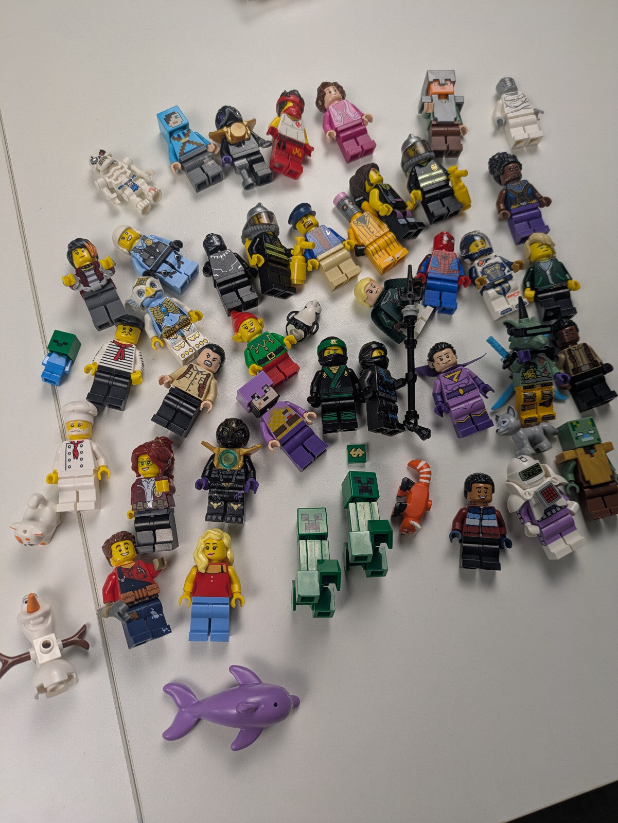 Lego Bundle Set: Random Assorted LEGO Minifigures/Animals - Great Condition