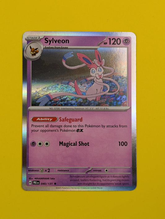 Sylveon - 040/131 - Holo Rare Prismatic Evolutions - Pokemon Card - NM