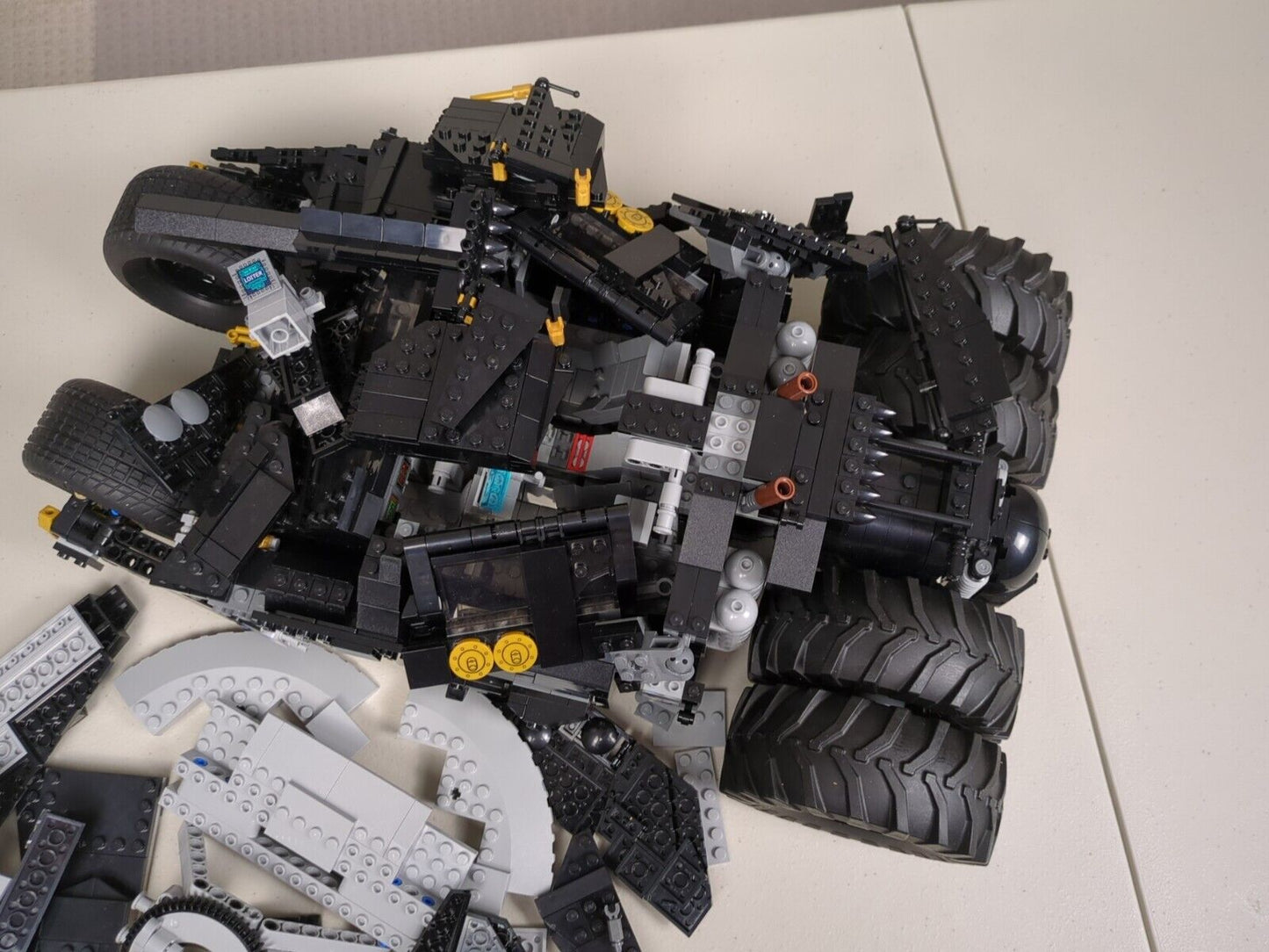 Lego Super Heroes: The Dark Knight Trilogy: Batman Batmobile Tumbler Set 76240