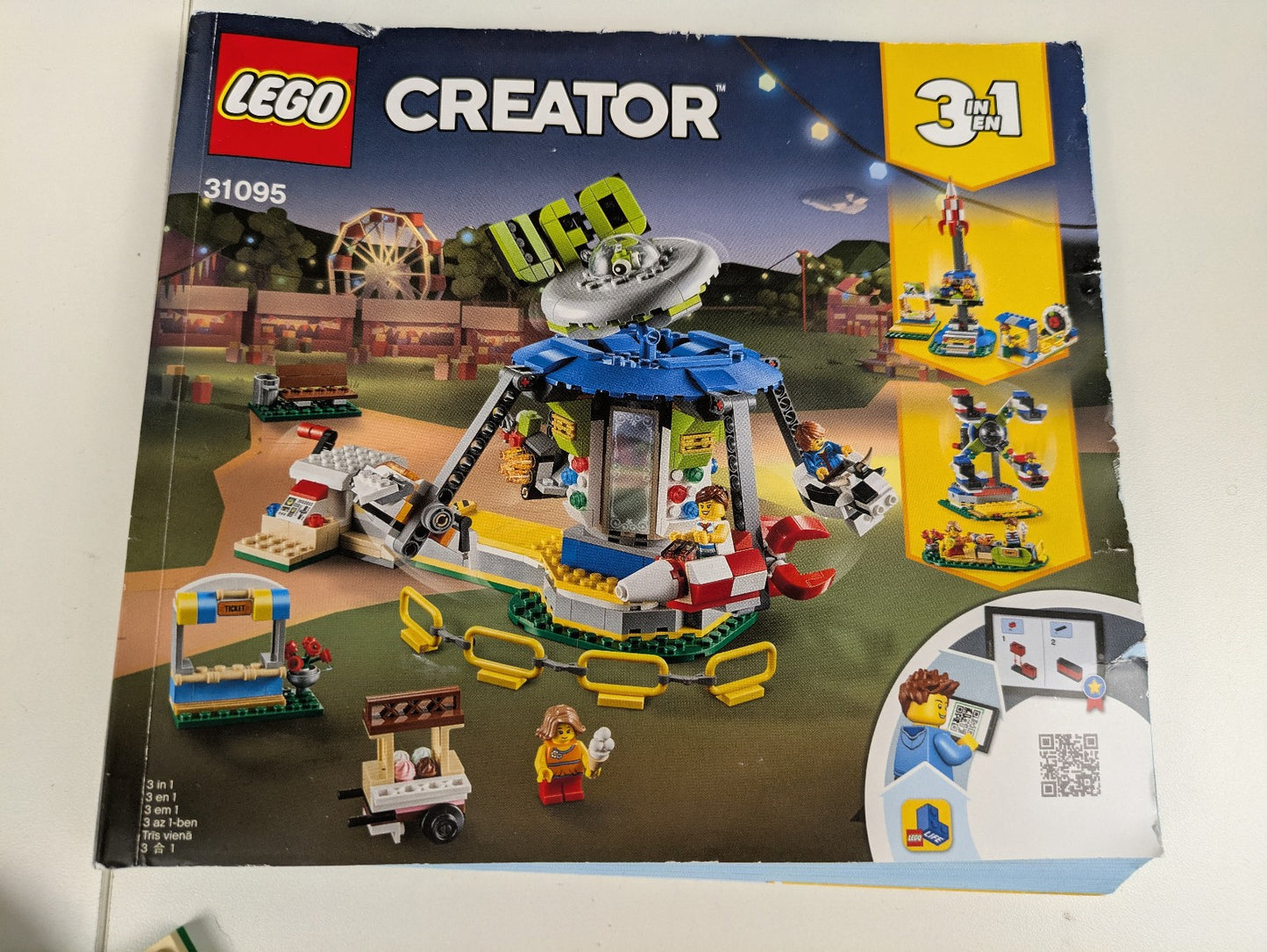 Lego Creator: Model: Recreation: Fairground Carousel Set 31095 - Incomplete Set