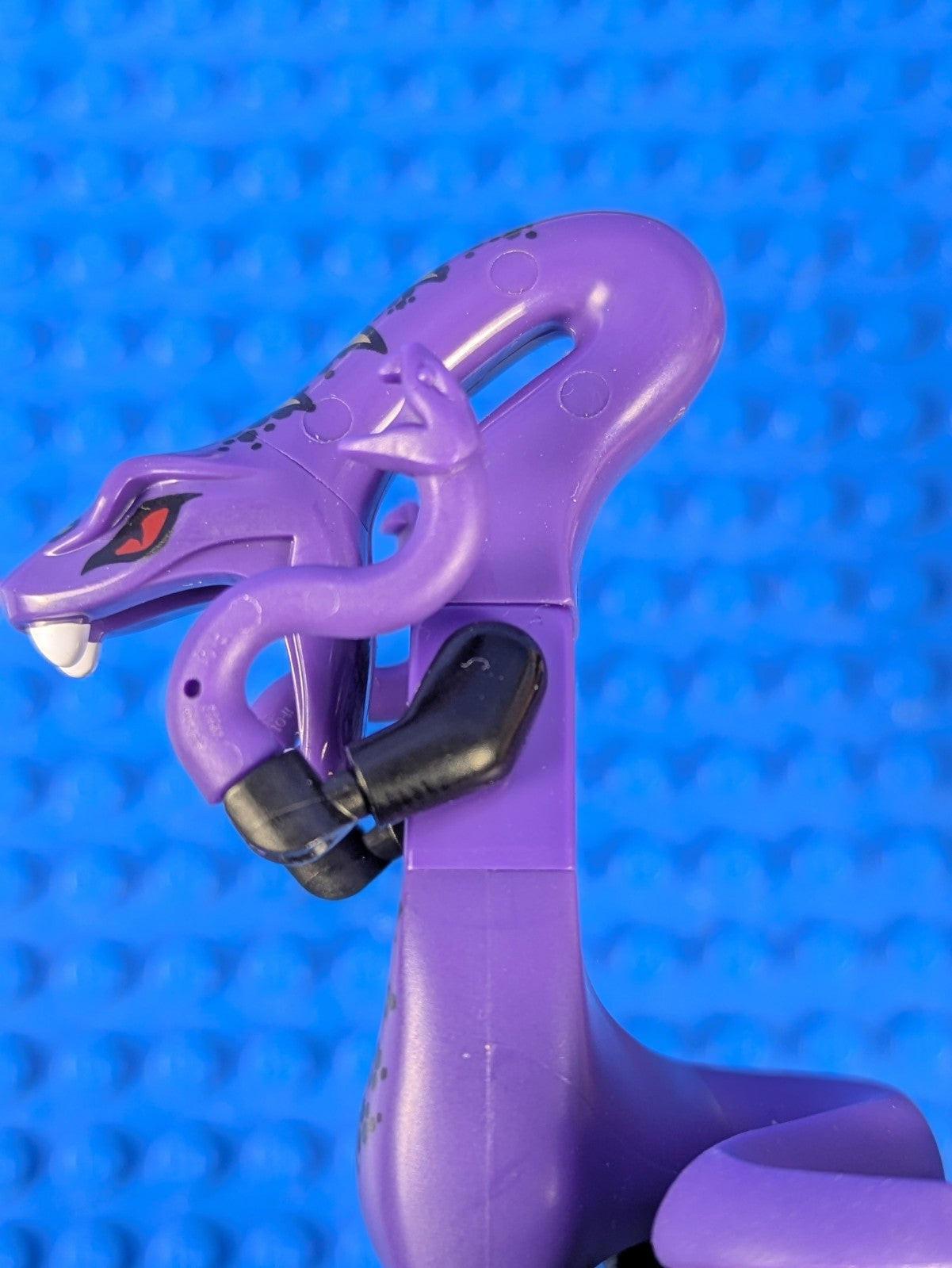 Lego NINJAGO: Legacy: Pythor Chumsworth - Purple with Lavender njo0506 Set 70679