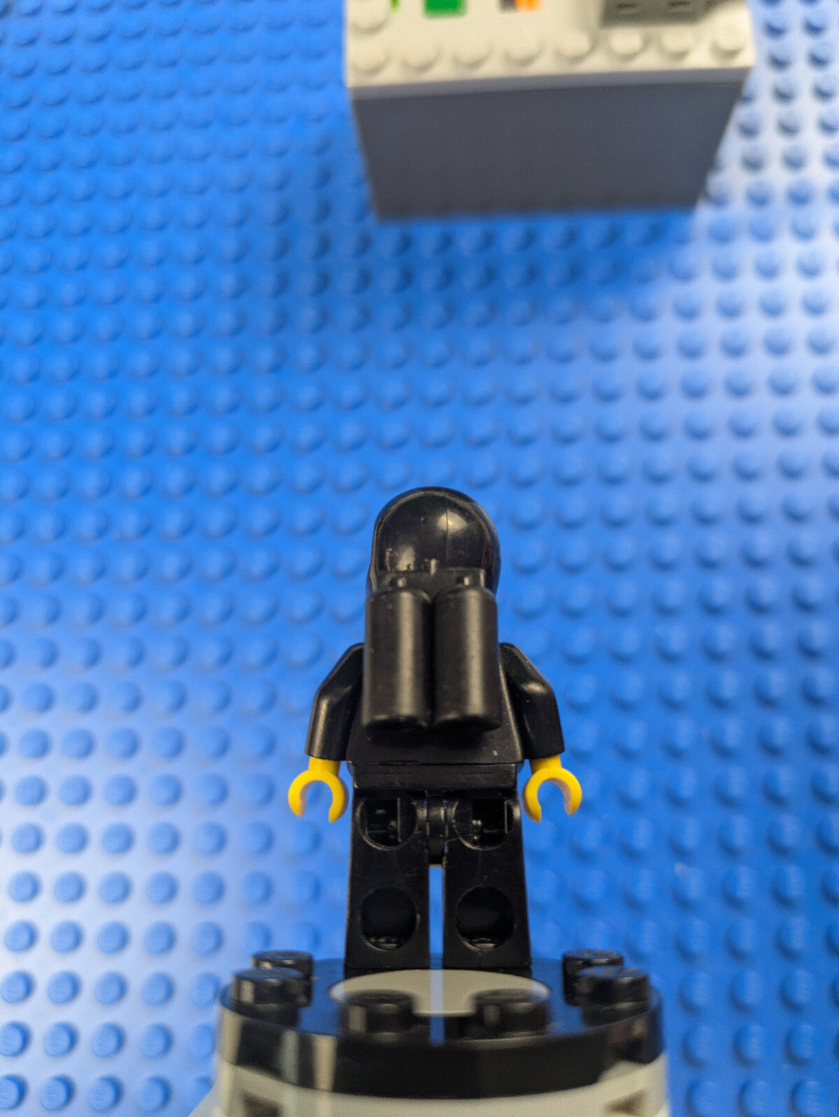 Lego Space: Blacktron I: Blacktron I Reissue Yellow Hands sp001new Set 5000440