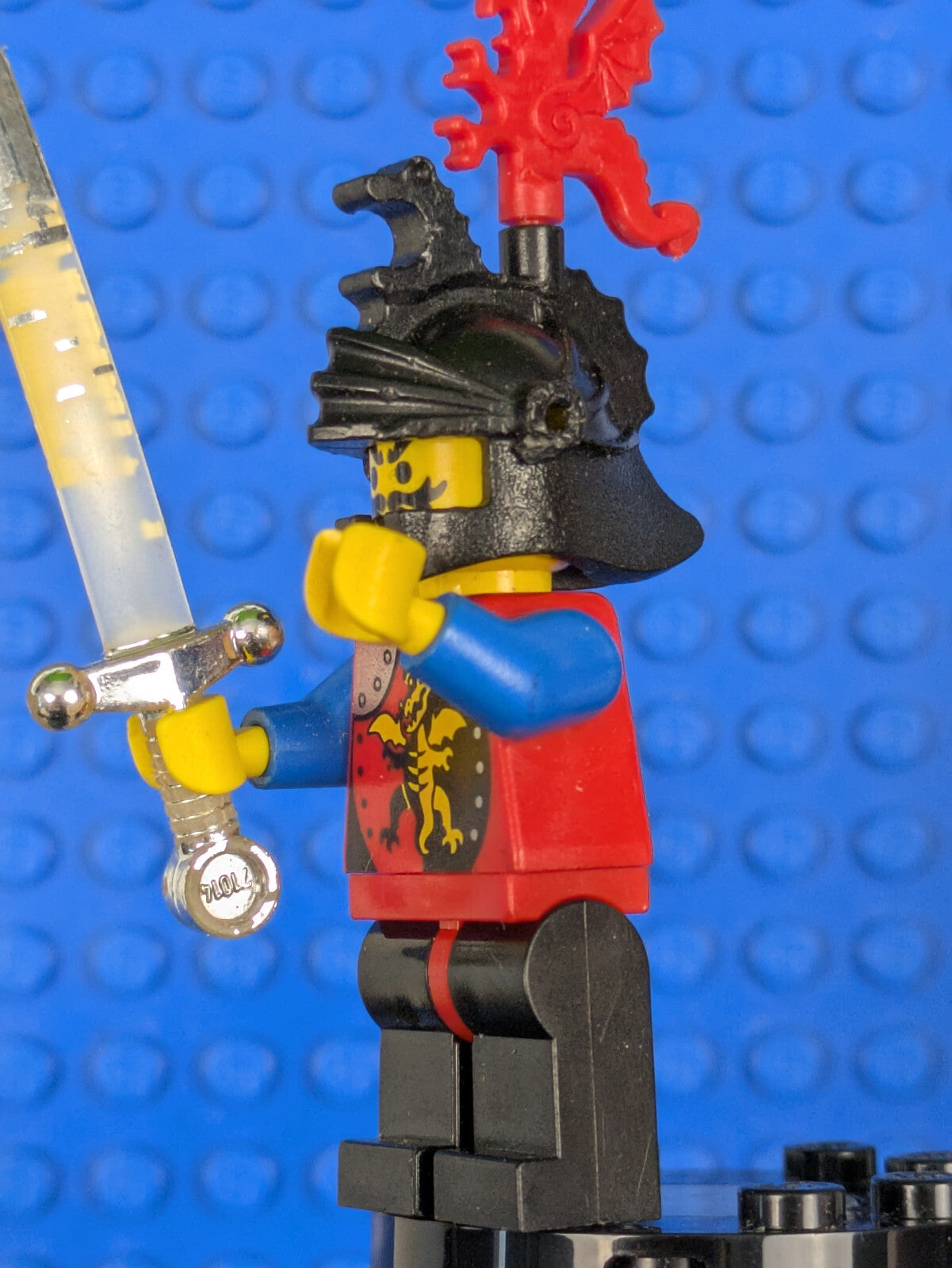 Lego Castle: Dragon Knights: Knight 2 - Black Dragon Helmet cas017a Set 6076