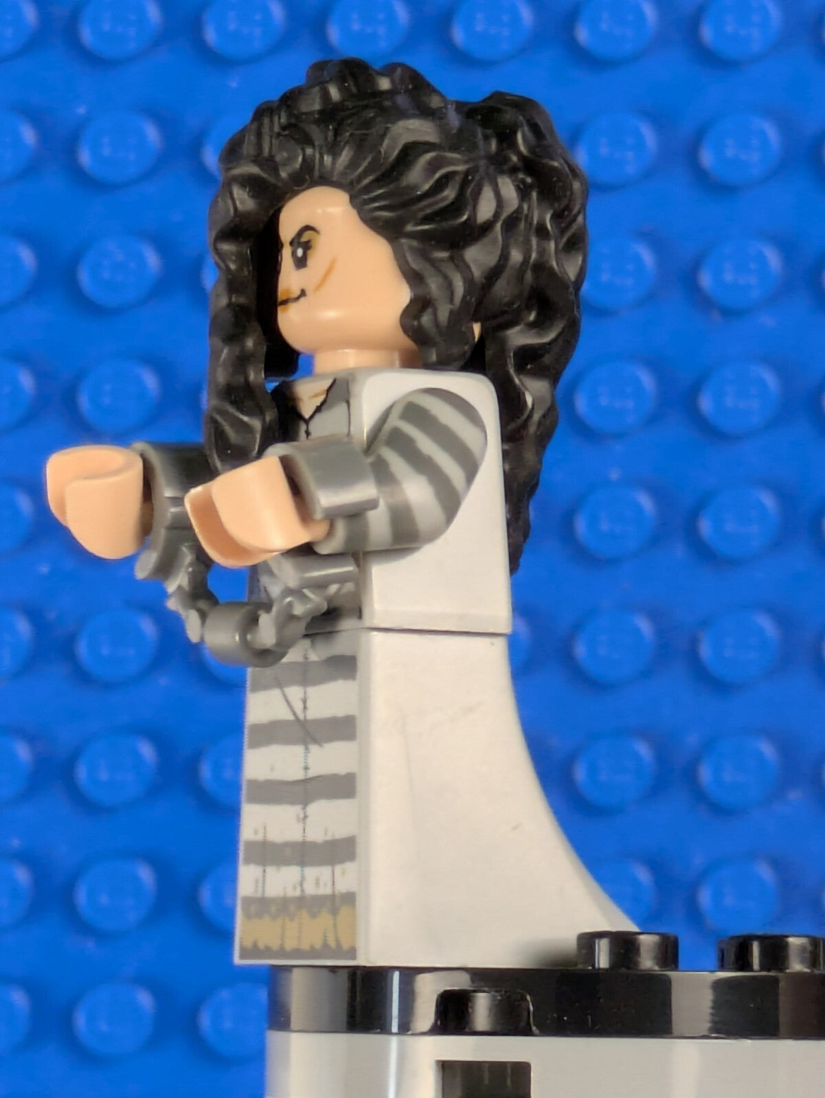 Lego Collectible Minifigures: Harry Potter: Bellatrix Lestrange colhp2-12 71028
