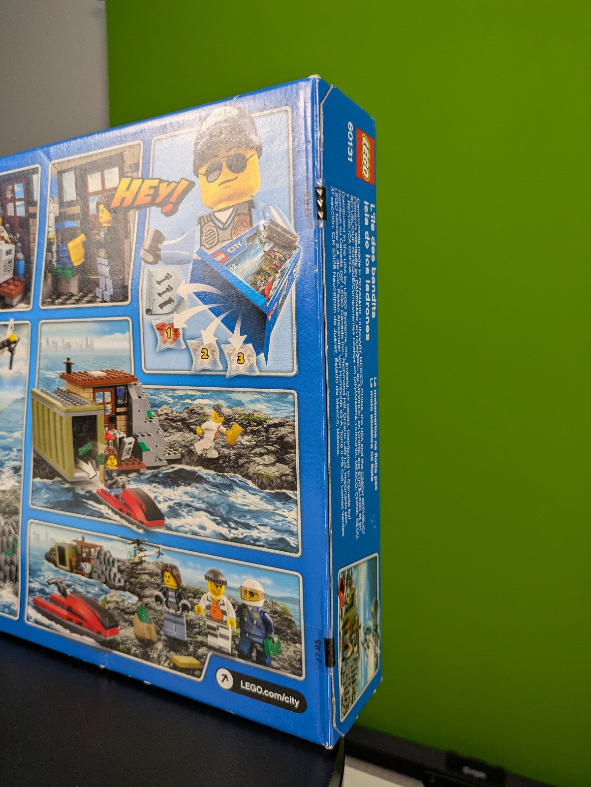 Lego Town: City: Police: Crooks Island Set 60131 BRAND NEW