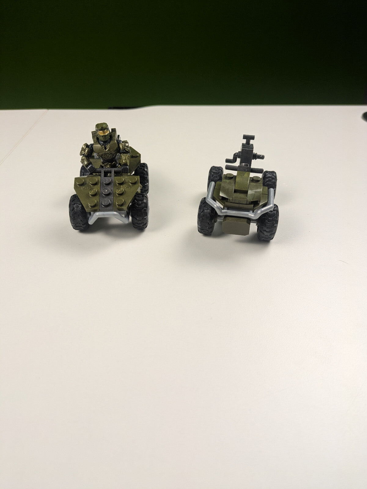 HALO Mega Bloks Construx Recon Getaway GNB40 - Master Chief and Vehicles