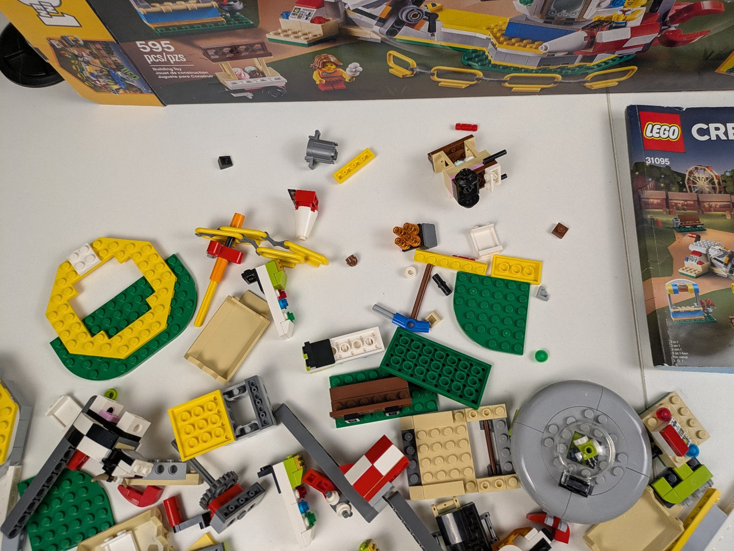 Lego Creator: Model: Recreation: Fairground Carousel Set 31095 - Incomplete Set
