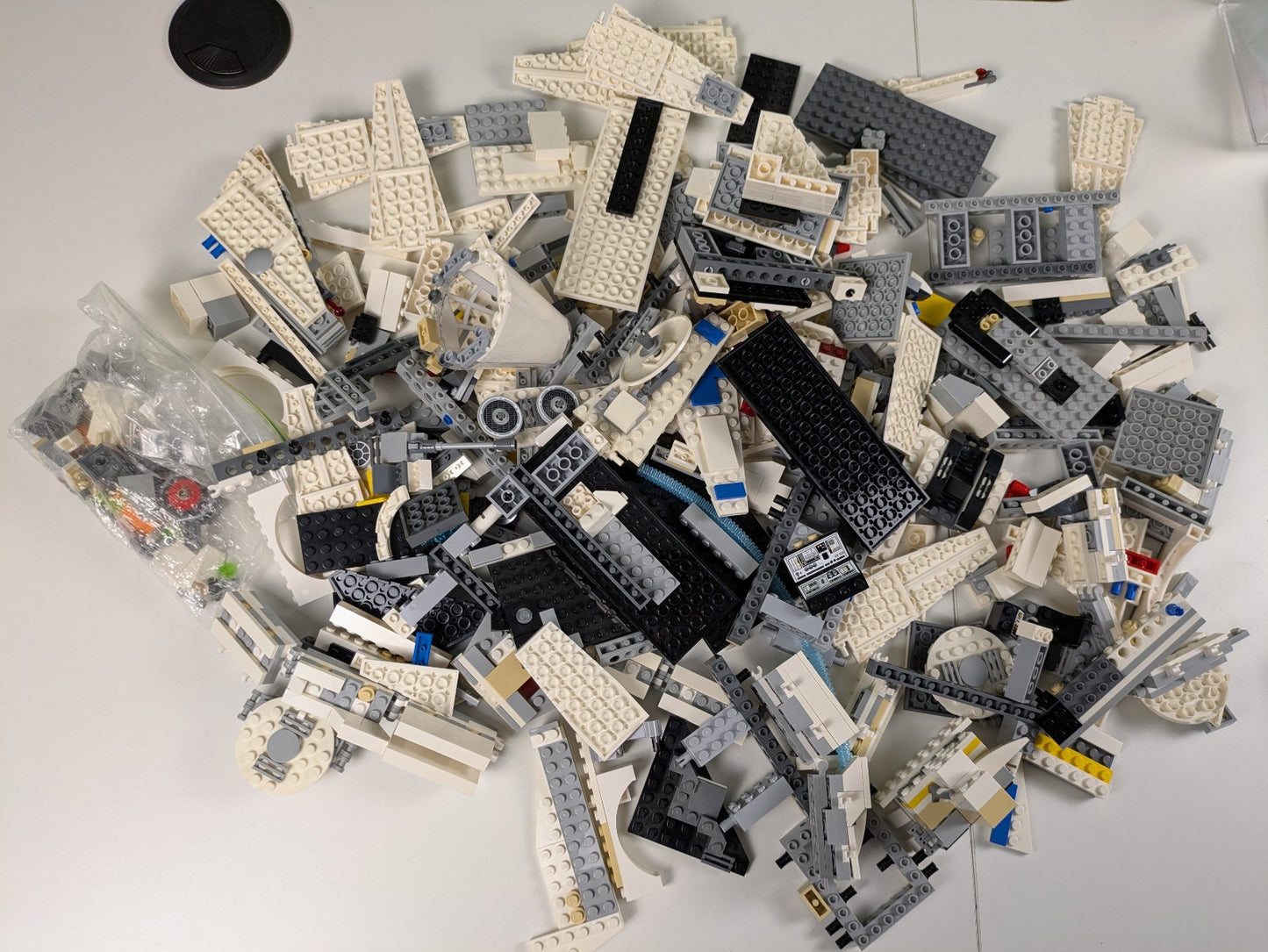 Lego Star Wars: Solo: Kessel Run Millennium Falcon Set 75212 - Ship Only