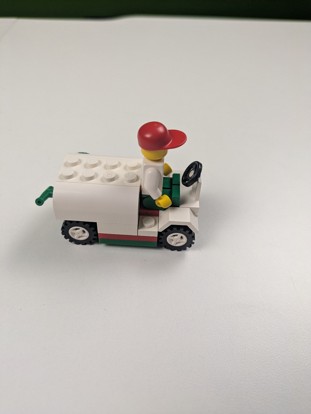 Lego Town: Classic Town: Airport: Gas N' Go Flyer Set 6341 - Complete Set