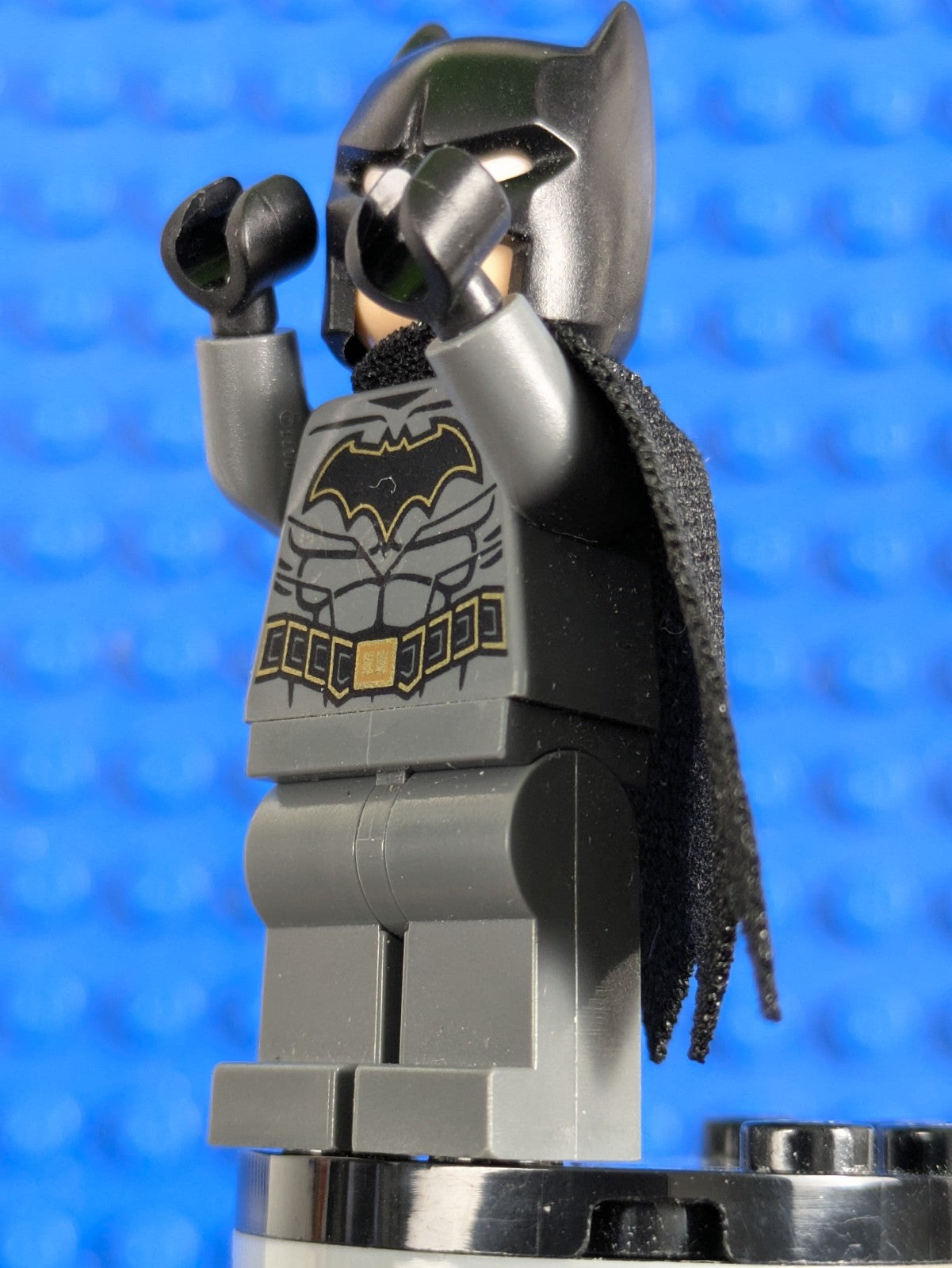 Lego Super Heroes: Batman - Dark Bluish Gray Suit sh0589 Set 76122