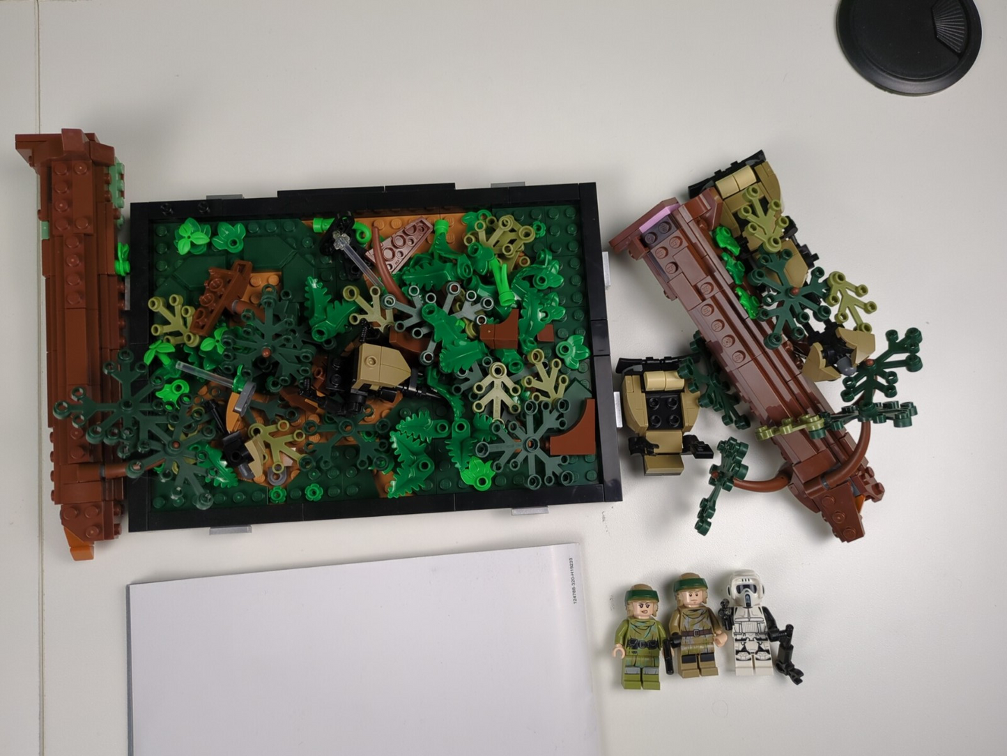 Lego Star Wars: Endor Speeder Chase Diorama Set 75353 - w/ Instructions