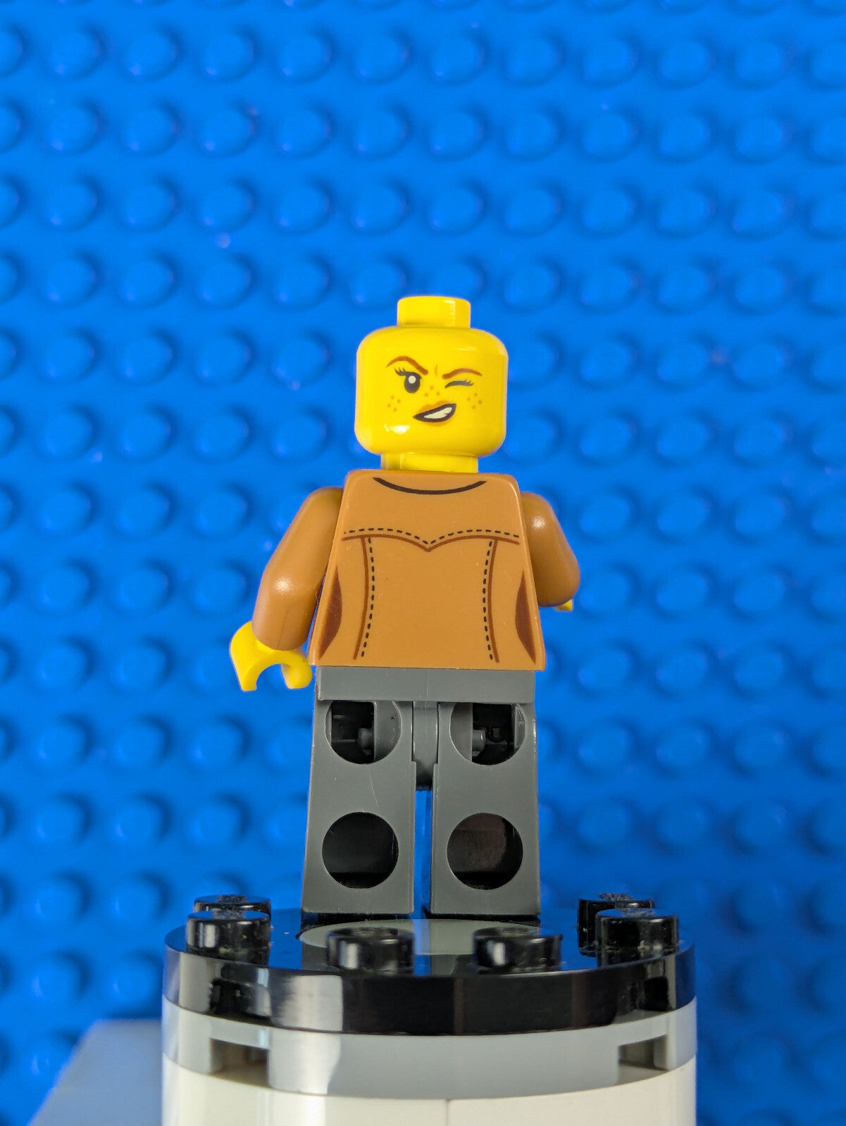 Lego LEGO Ideas (CUUSOO): Mom - Freckles Medium Nougat Jacket idea053 Set 21318