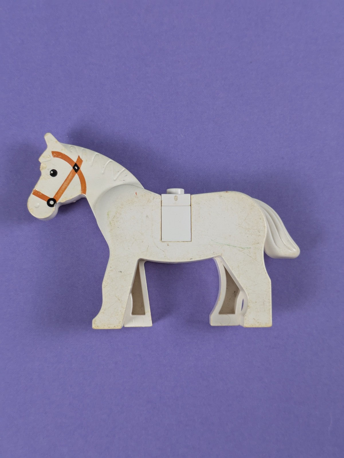 Lego Castle: Lion Knights: Horse with Black Eyes 4493c01pb04 Set 6021, 10223