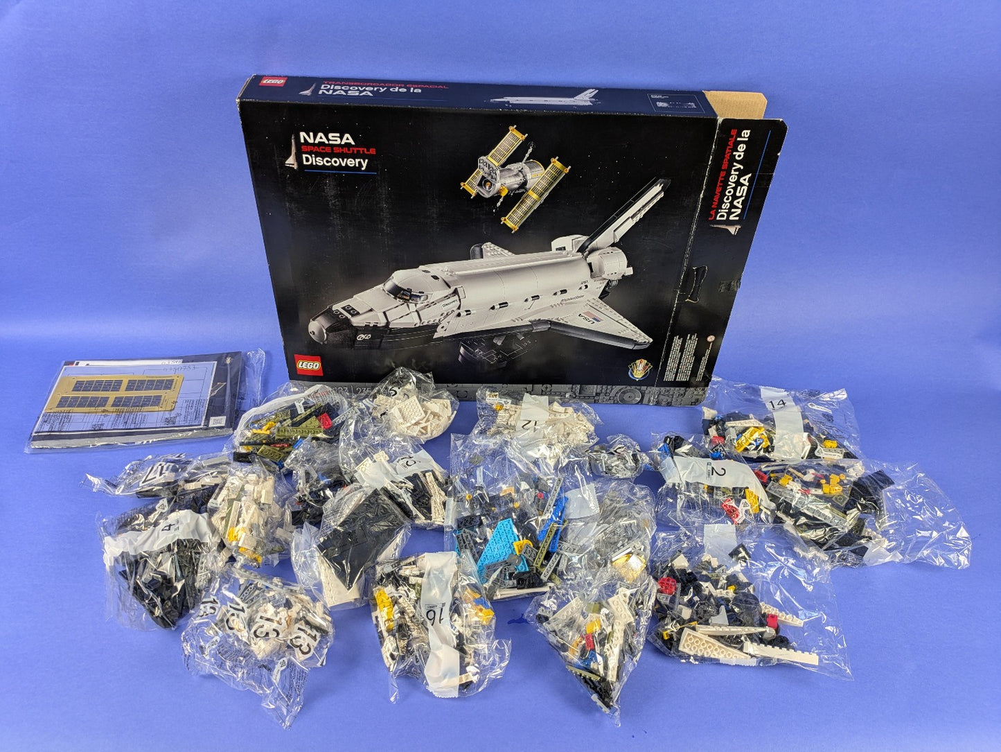 Lego Creator: Creator Expert: NASA Space Shuttle Discovery Set 10283 BRAND NEW