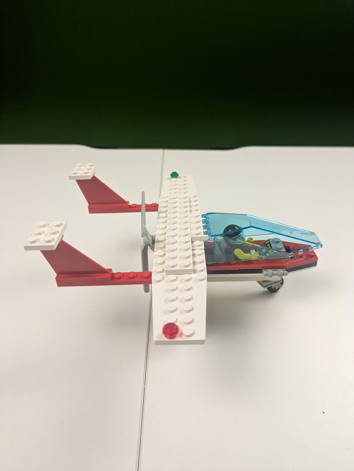 Lego Town: Classic Town: Airport: Gas N' Go Flyer Set 6341 - Complete Set