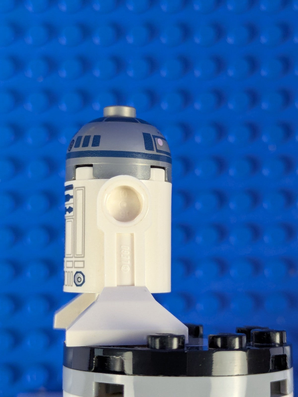 Lego Star Wars: R2-D2 - Flat Silver Head Astromech Droid sw0527a Set 75059
