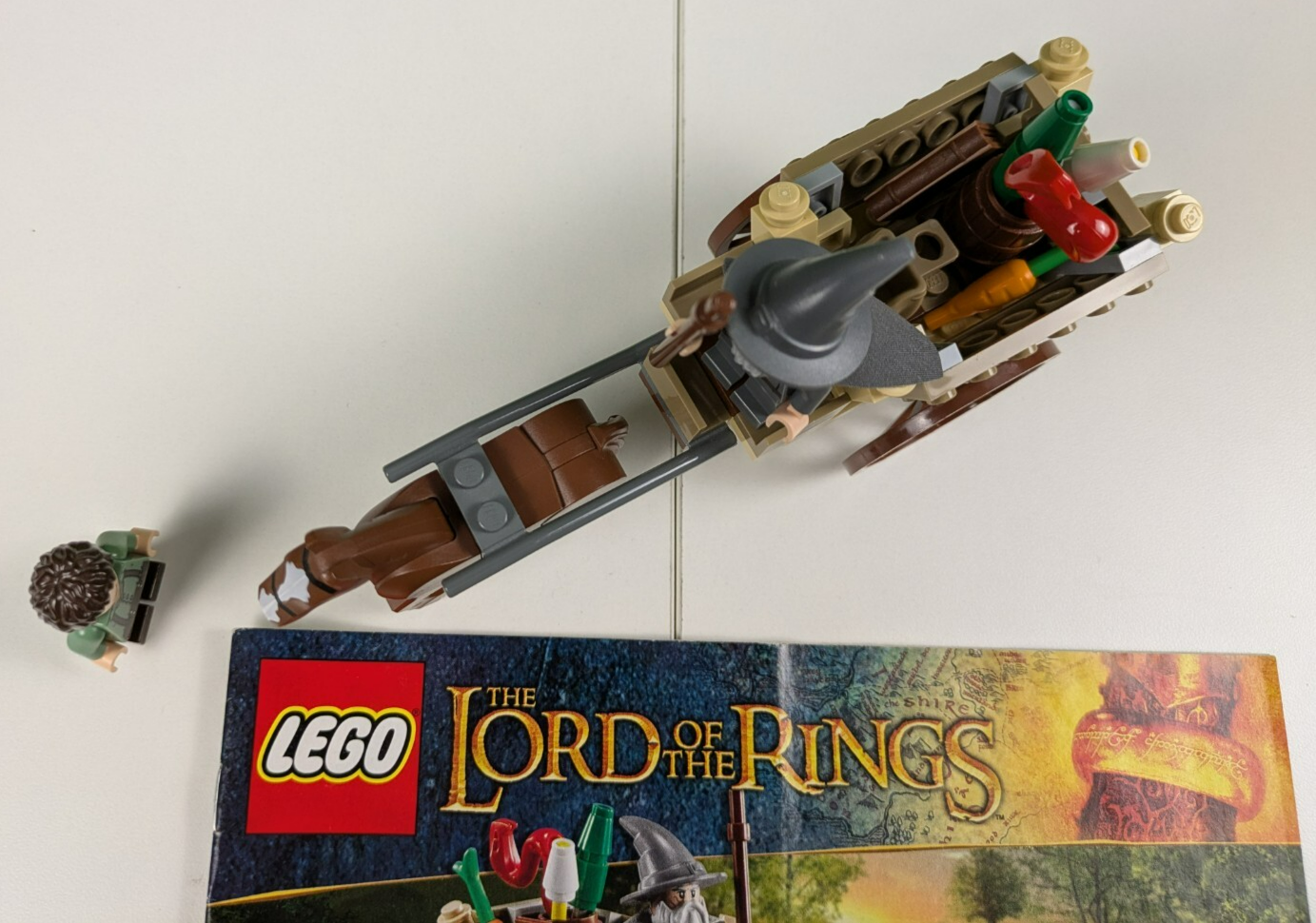 Lego The Hobbit and The Lord of the Rings: Gandalf Arrives Set 9469