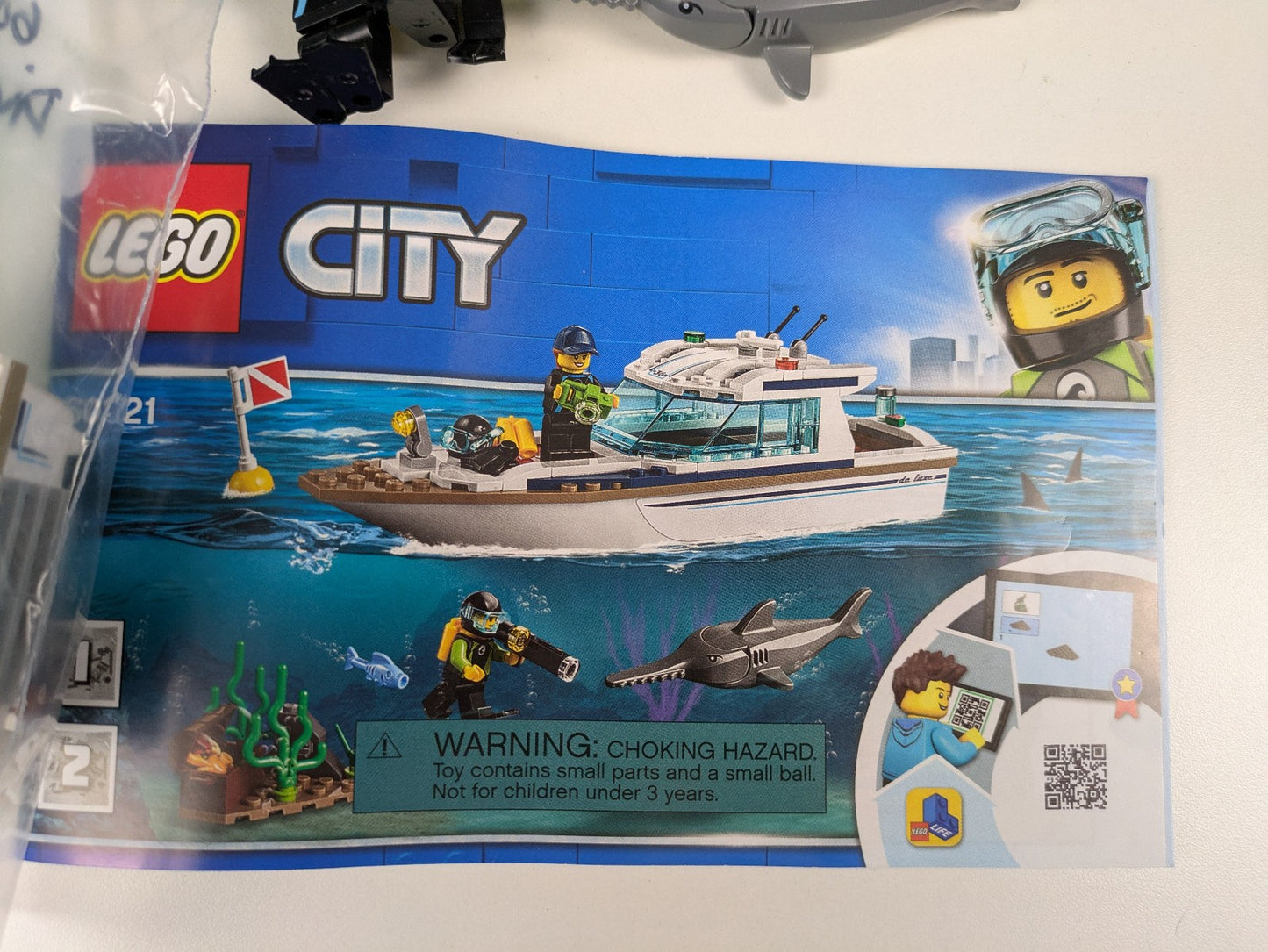 Lego Town: City: Harbor: Diving Yacht Set 60221 - Complete Set