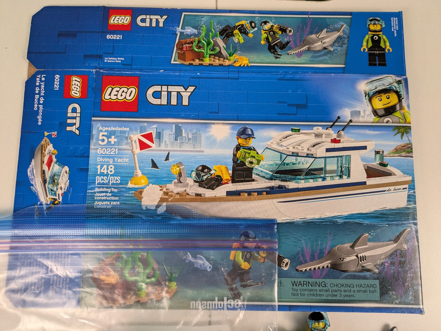 Lego Town: City: Harbor: Diving Yacht Set 60221 - Complete Set