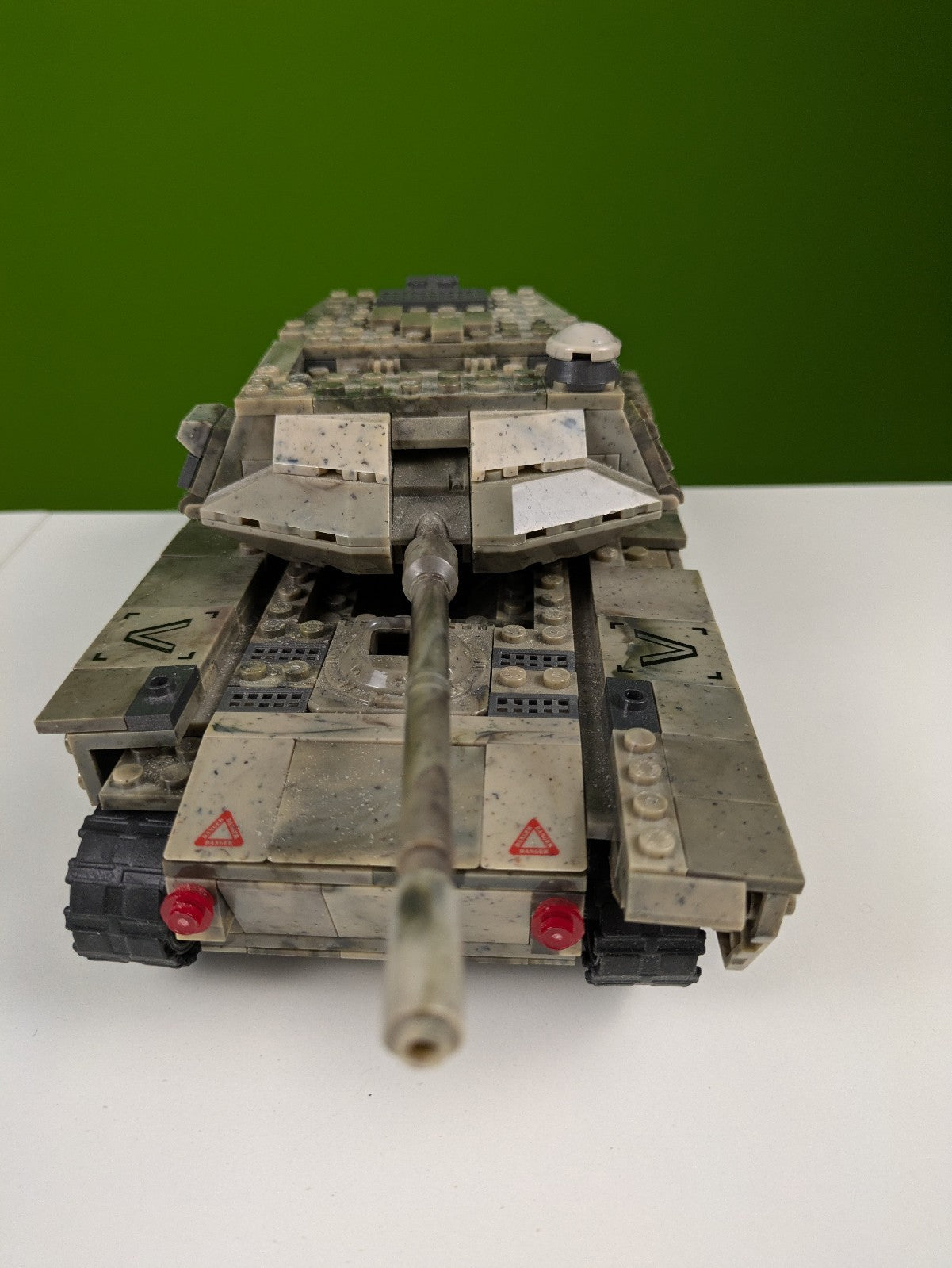 Mega Bloks Call of Duty Heavy Armor Outpost Set DCL21 - Tank Only