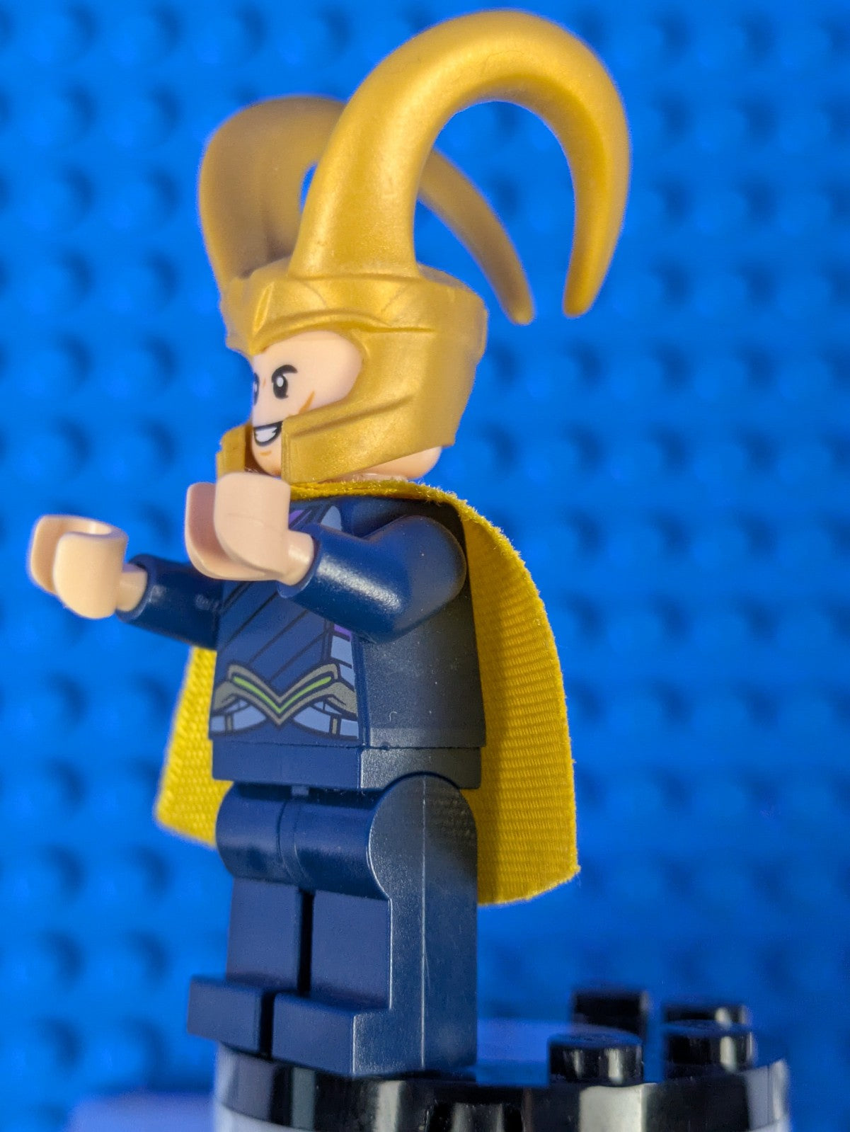 Lego Super Heroes: Thor Ragnarok: Loki, Dark Blue Outfit sh0411 Set 76088
