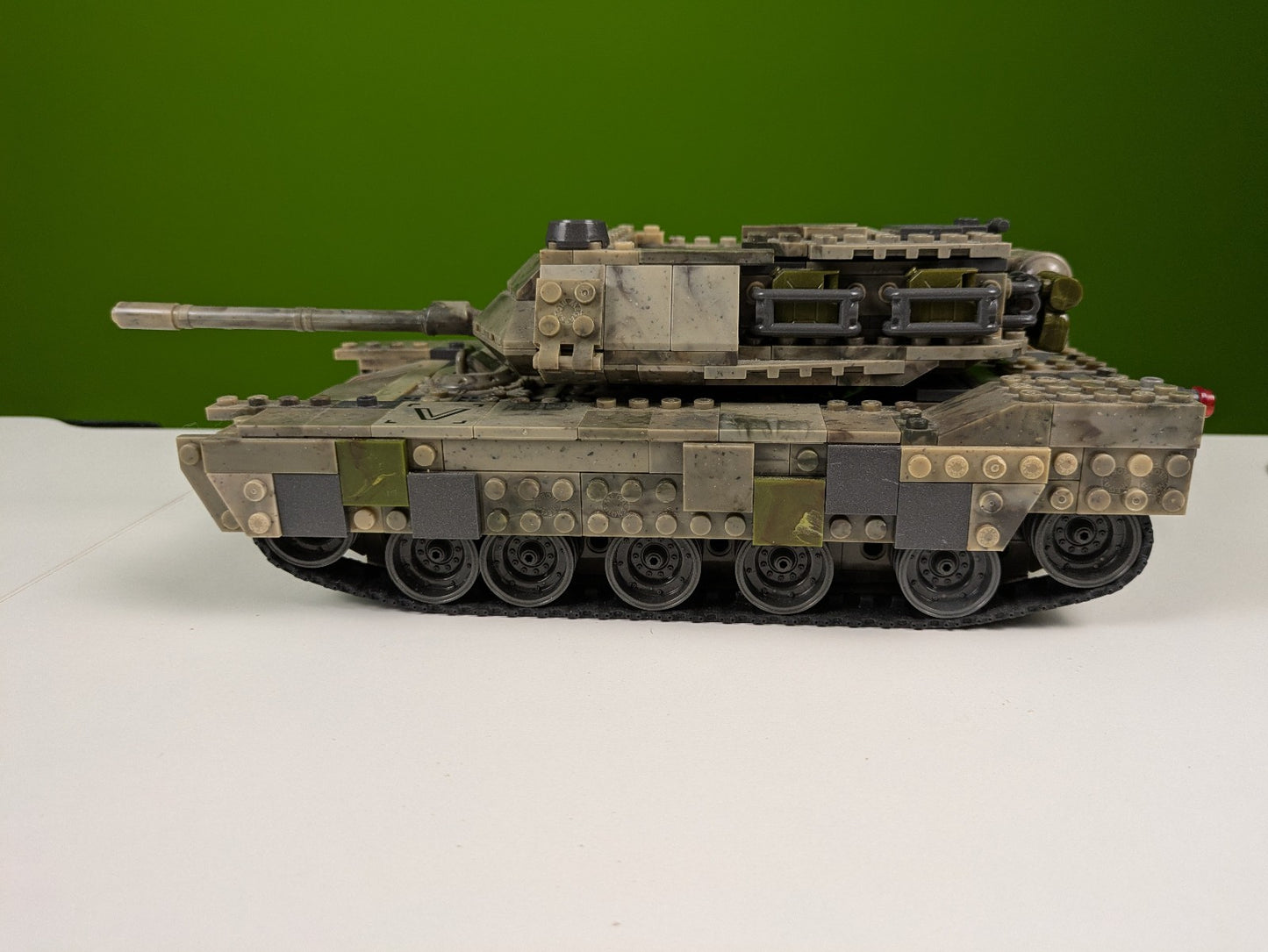 Mega Bloks Call of Duty Heavy Armor Outpost Set DCL21 - Tank Only