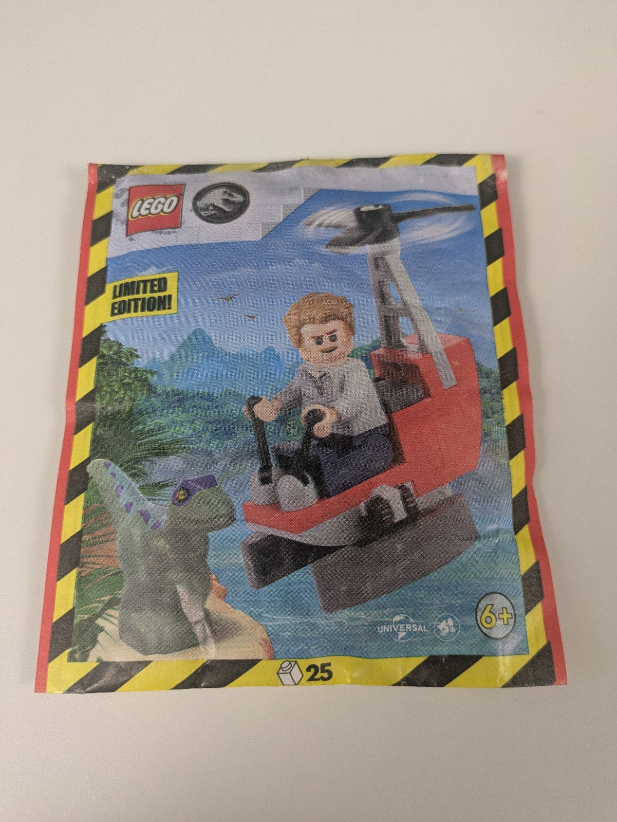 Lego Jurassic World: Owen with Helicopter and Raptor paper bag Set 122403 NEW