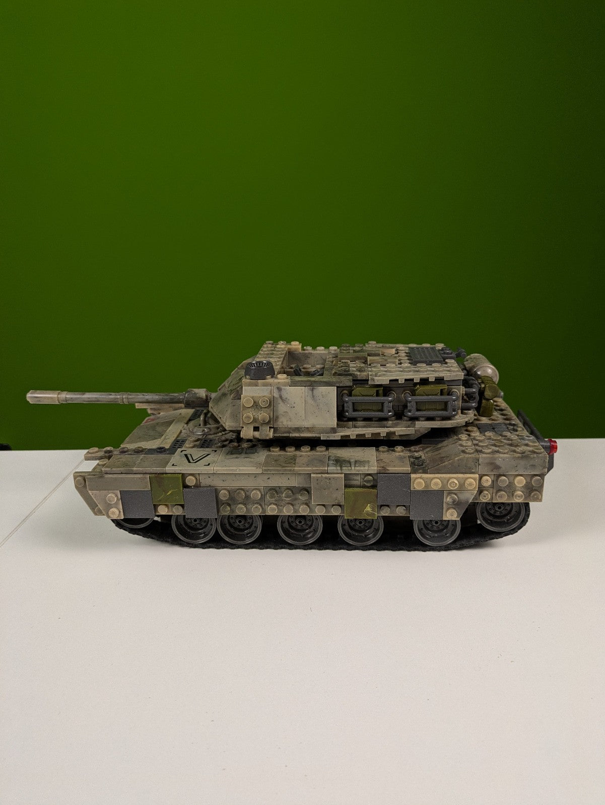 Mega Bloks Call of Duty Heavy Armor Outpost Set DCL21 - Tank Only