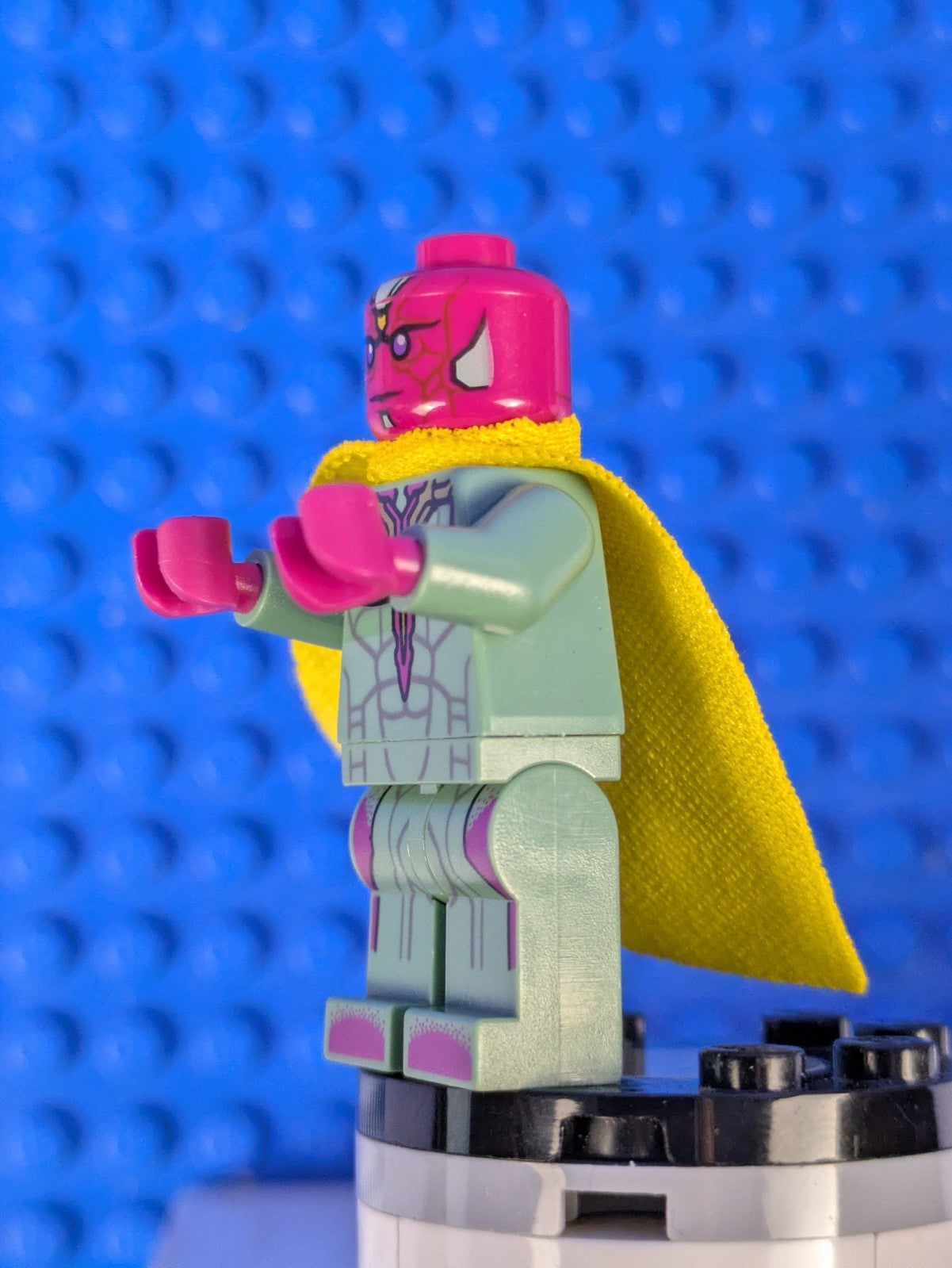 Lego Super Heroes: Vision - Sand Green Yellow Spot sh0303 Sets 76067, 76103