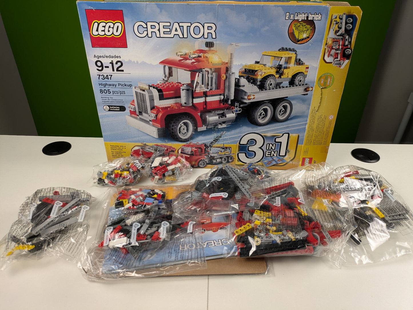 Lego Creator: Model: Traffic: Highway Pickup Set 7347 - Brand New!