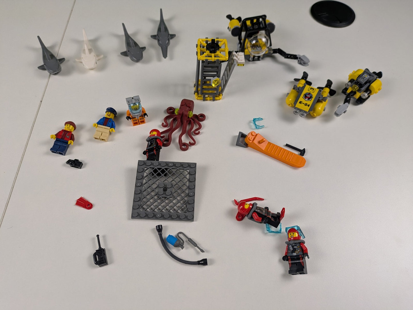 Lego City: Town: Deep Sea Exploration Vessel Set 60095 - Incomplete Set