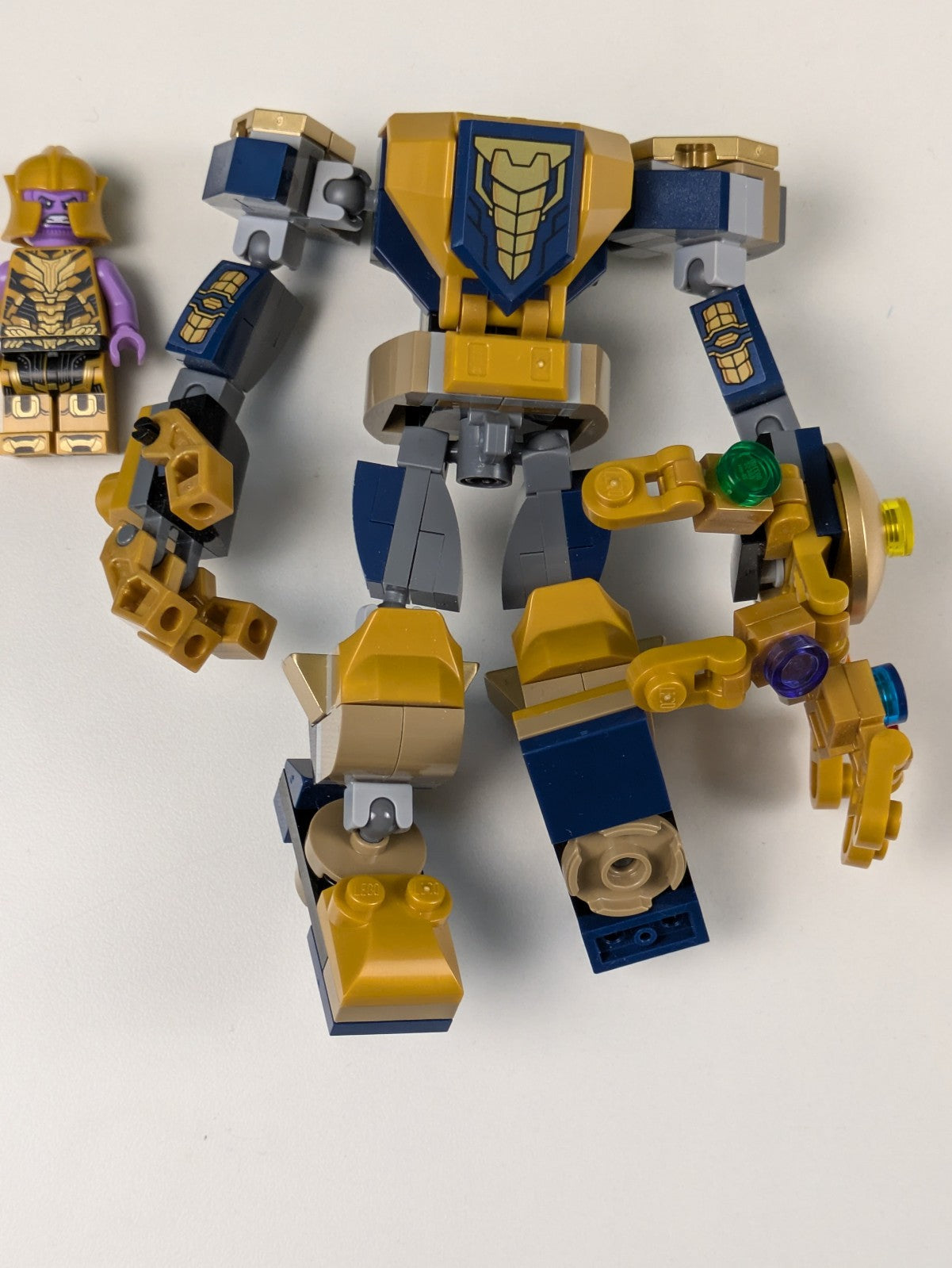 Lego Super Heroes: Avengers: Thanos Mech Set 76141 - Thanos Pearl Gold Outfit